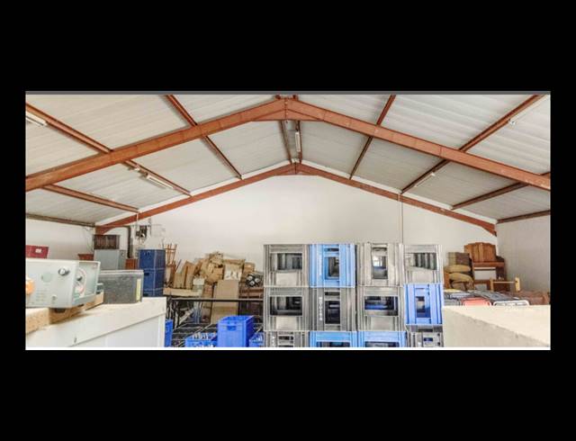 300M² BUILDING FOR SALE IN LAINGSBURG RURAL